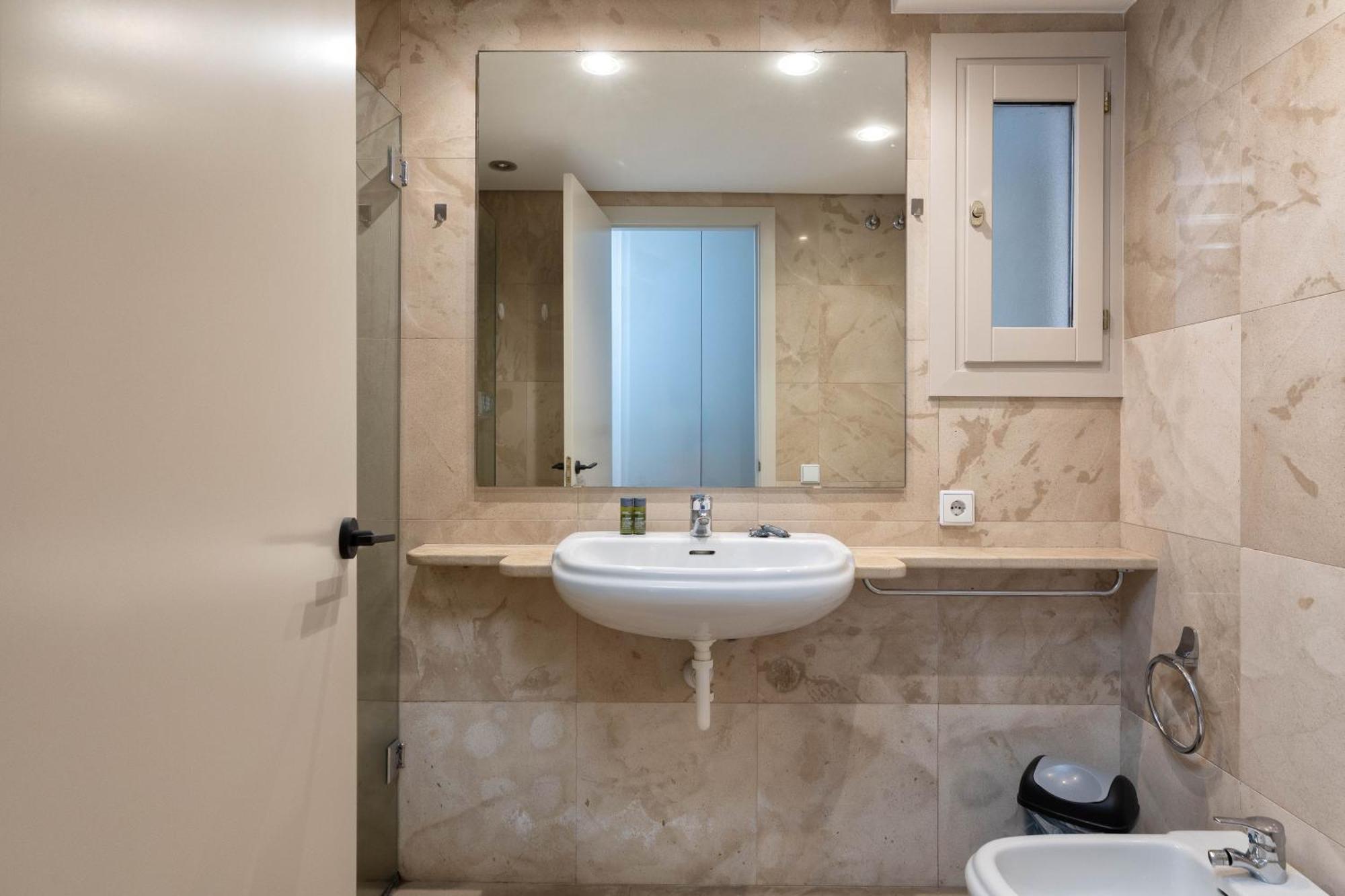 Flateli Pou Rodo 3 Apartment Girona Bagian luar foto